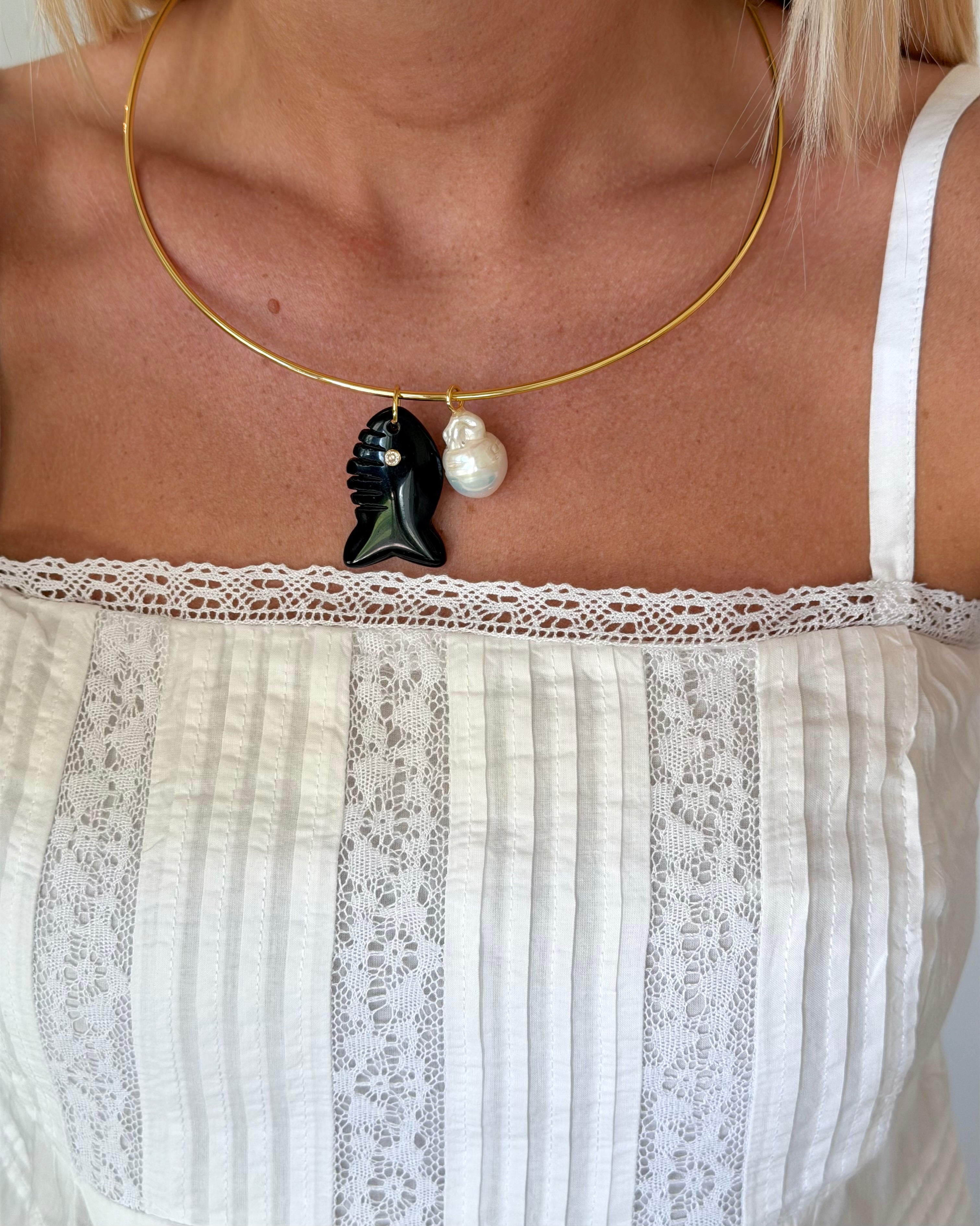 Shadow Bay Collar